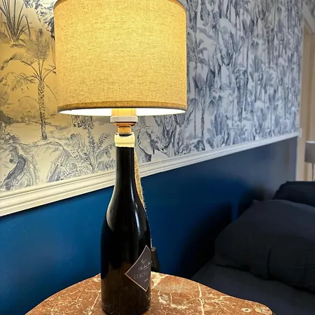 Hypercentral Champagne Nest *