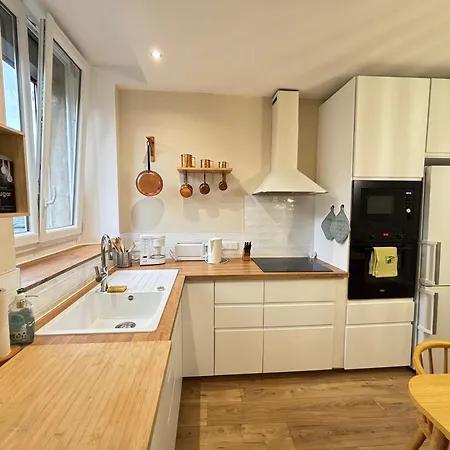 Hypercentral Champagne Nest