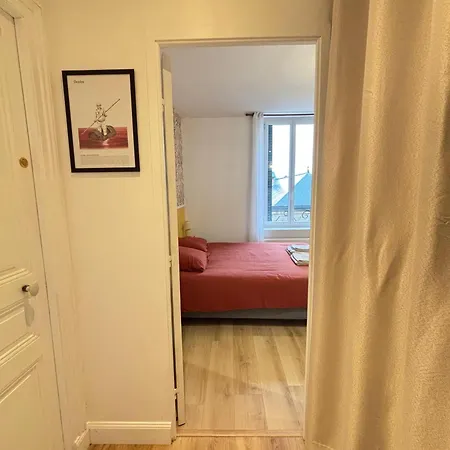 Hypercentral Champagne Nest