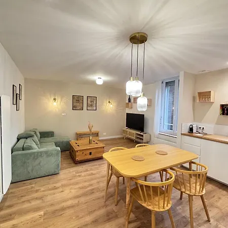 Hypercentral Champagne Nest *