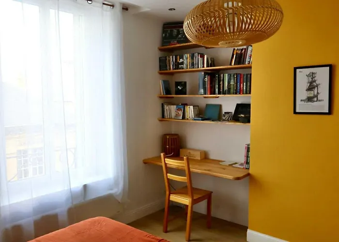 Hypercentral Champagne Nest