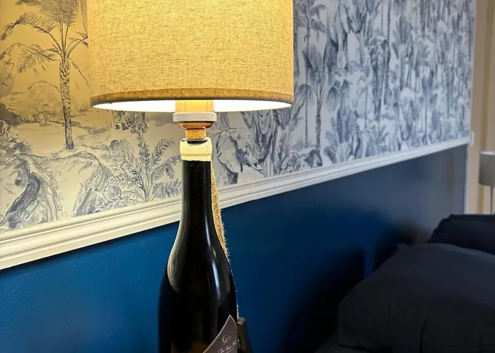 Hypercentral Champagne Nest *