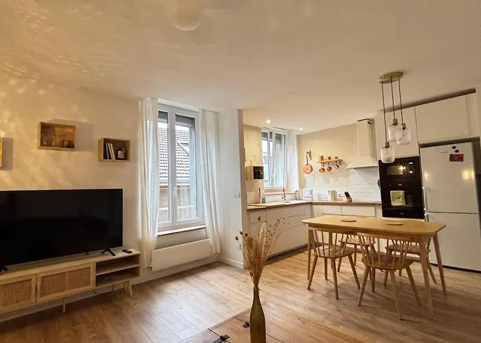 Hypercentral Champagne Nest *