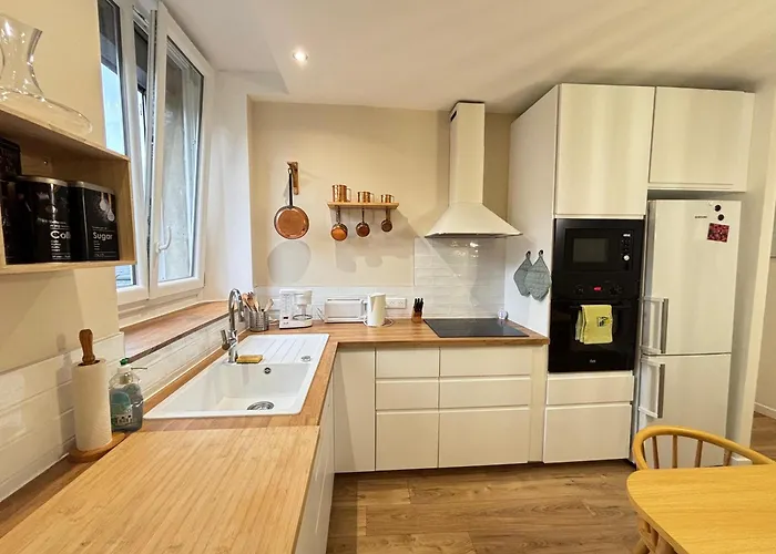 Hypercentral Champagne Nest