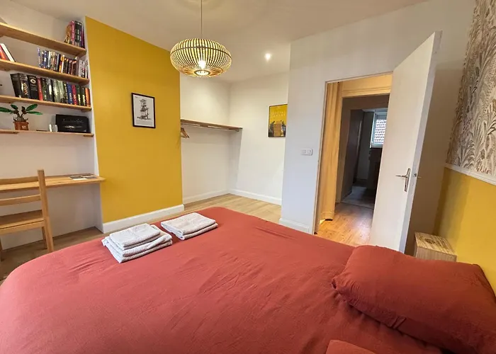 Hypercentral Champagne Nest Daire