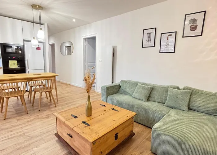 Hypercentral Champagne Nest דירה